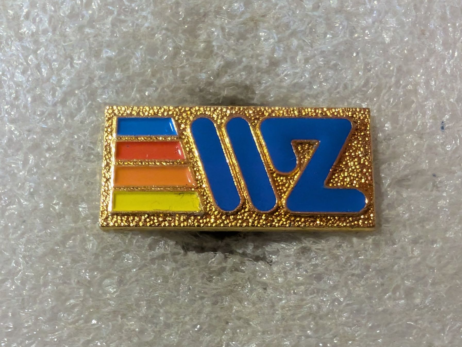 Placchette & Badge: Ansteckpin 18: – Usato da Oppligen venduto da Pin-Fall-Shop