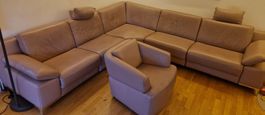Gratuit canapé d'angle en cuir beige + fauteuil. 300 x 280