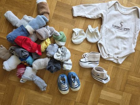 Schuhe Socken für Baby erste Monate inkl Kratzhandschuhe