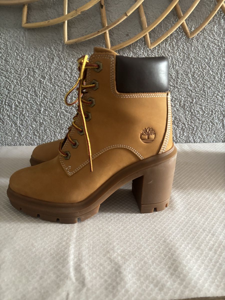 Timberland Chaussures femmes: Bottines Timberland à vendre – Neuf avec emballage d'origine à Sonceboz-Sombeval par Luna_p1414
