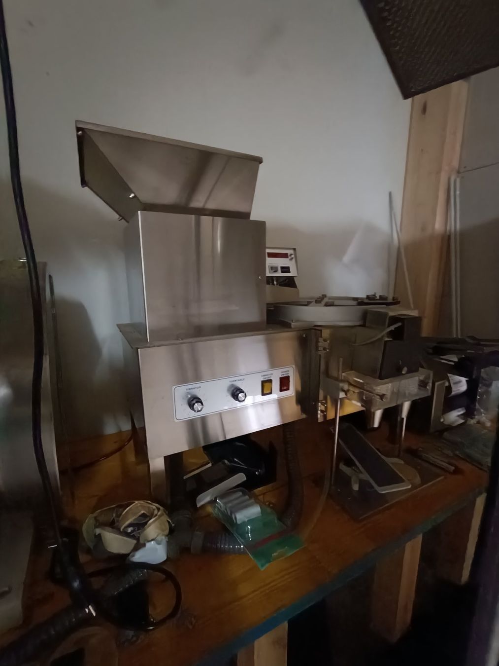 Tutte le macchine: Pillenzähl Maschine – Usato da Wolhusen venduto da SolarHub-Outlet 2