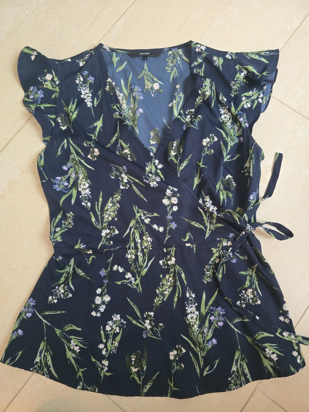 Vero Moda Tops: Vero Moda Shirt Gr. S – D'occasion à Steinhausen par aengeli07