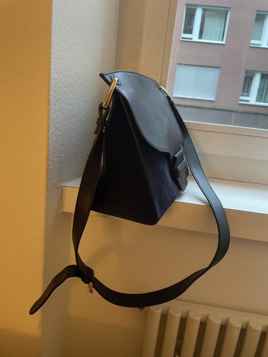 Massimo Dutti Borse da donna: Massimo Dutti Ledertasche, neuwertig, dunkelblau – Nuovo (secondo la descrizione) da Zürich venduto da Carlajimena 1