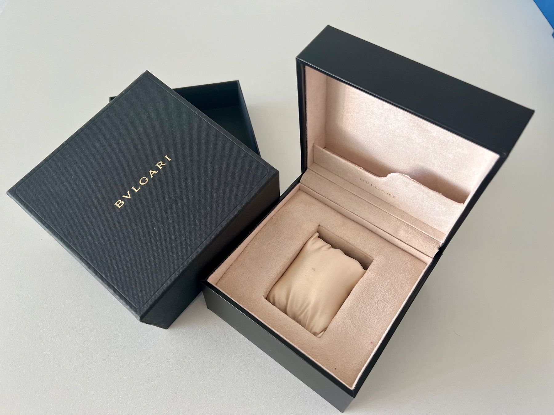 Bulgari Orologi: BULGARI / BVLGARI original black leather box with outerbox – Usato da Mont-sur-Lausanne venduto da vmi_ym5l