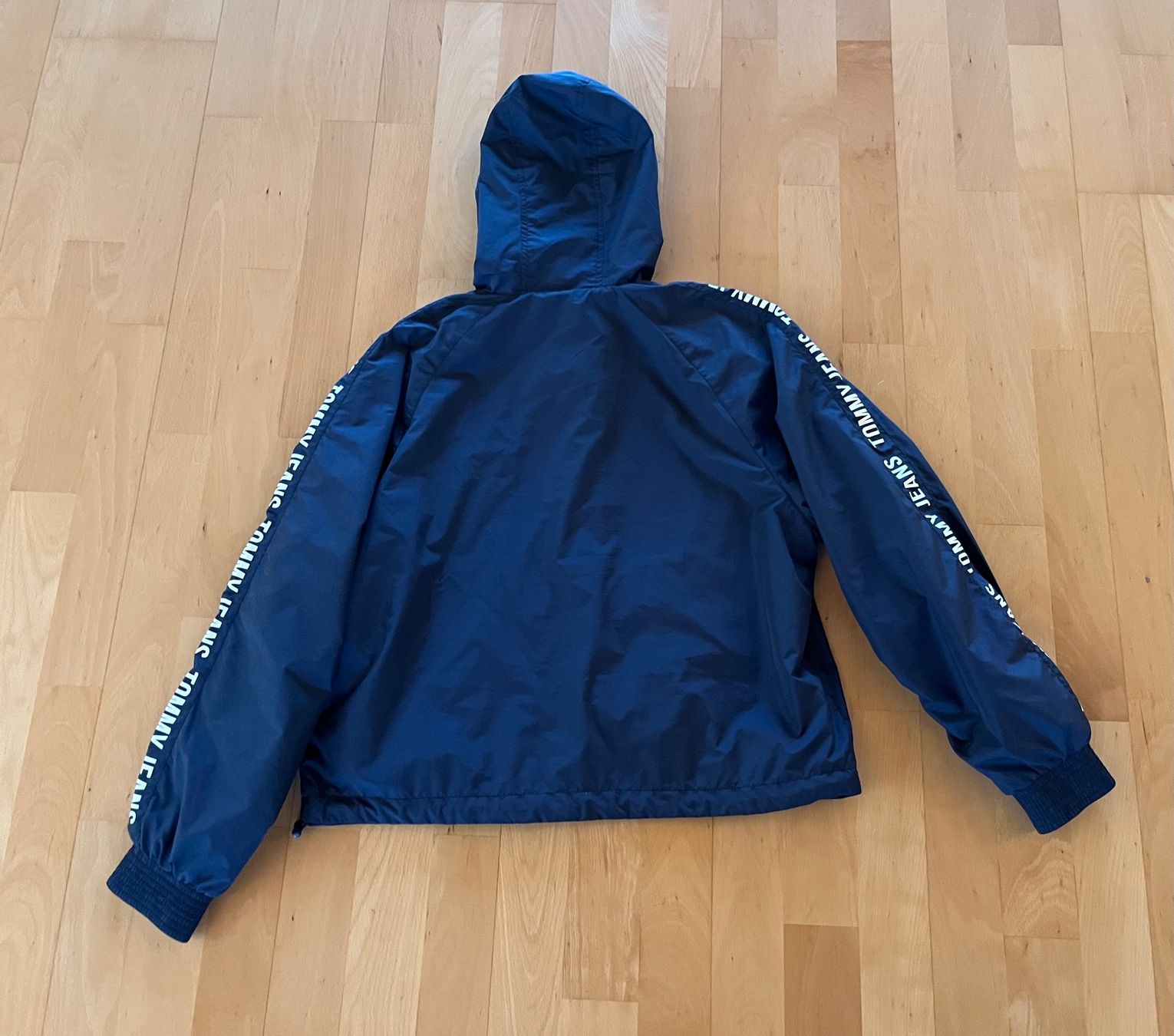 Tommy Hilfiger Giacche: Tommy Hilfiger° Windjacke Grösse M – Usato da Bonstetten venduto da Sinilu 3