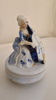 Carillon Porzellan Figur Rokoko Musikerin Cello Crynolin