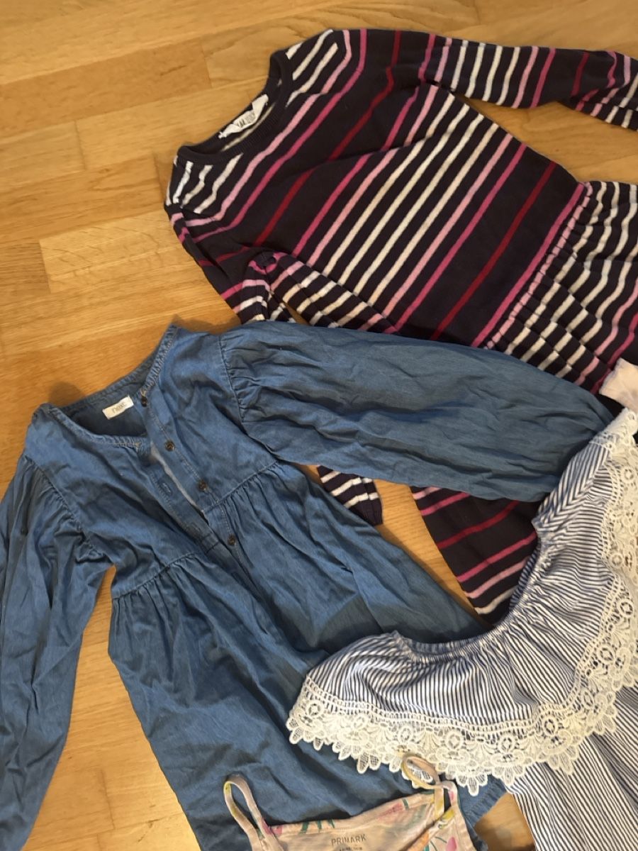Vestiti & Gonne: 5 Mädchen Kleider 128 – Usato da Wädenswil venduto da dor_ddx7 3