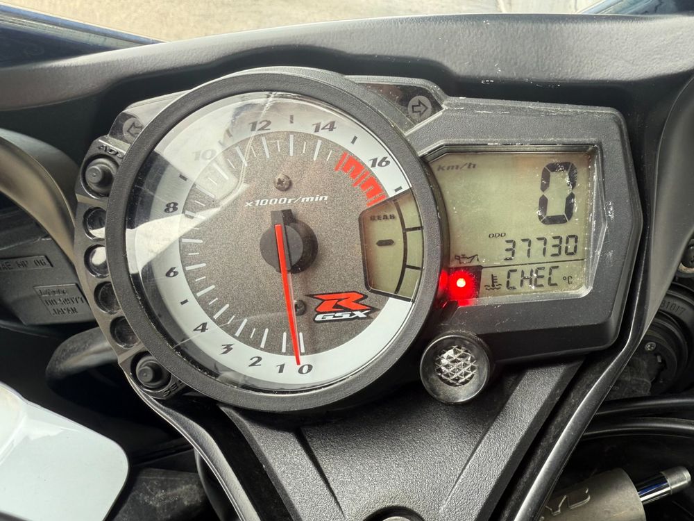 Suzuki Strada: Suzuki GSX-R750 ab MFK, ab Service zu verkaufen – Usato da Wil venduto da SieberMotos 3