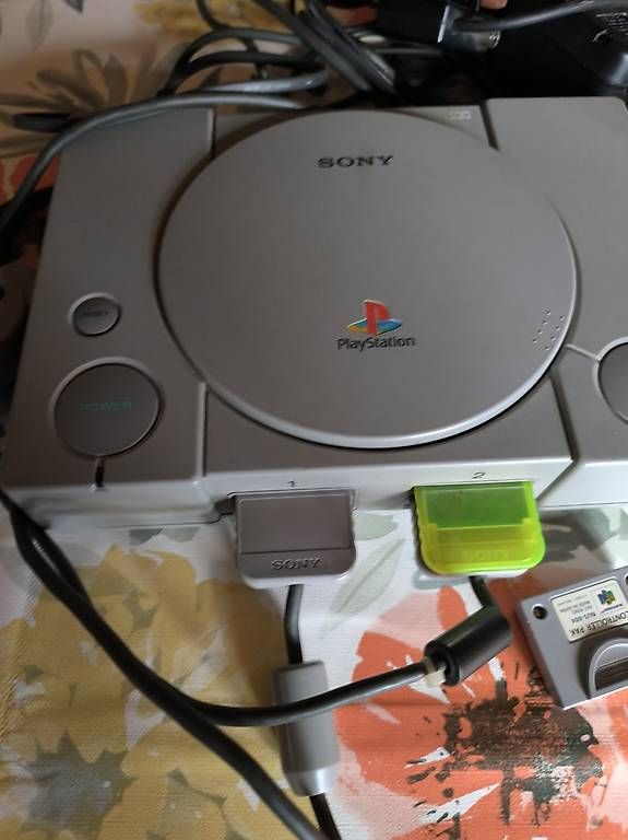 Konsolen: Sony Play Station mit Spiele – Gebraucht aus Walliswil-Nbipp von australien2007 3