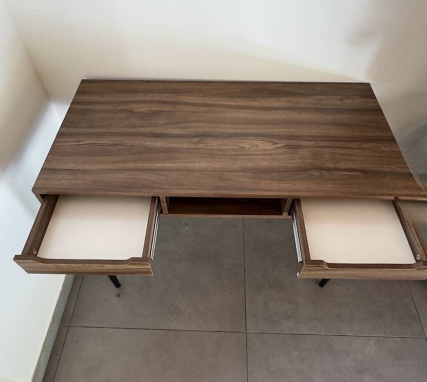 Schreibtische: Bureau avec tiroirs  110x77x55 – Neu und originalverpackt aus Onex von minttea_sakura 1