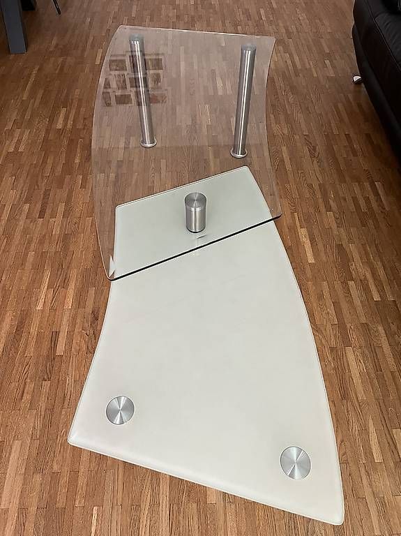 Tables: Table basse adaptable en verre trempé Prix 20 fr – D'occasion à Biel/Bienne par jos_j7jy 2