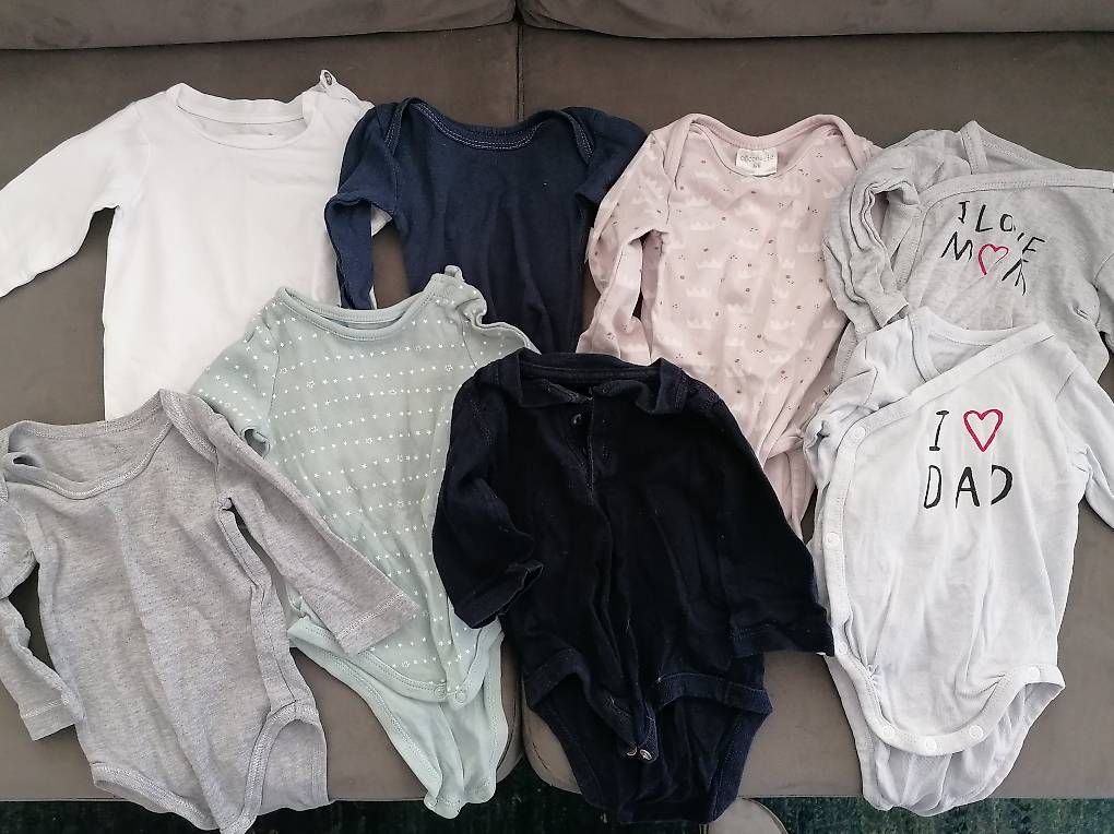 Lotti & Set di vestiti: Langarmbodies Baby Grösse 62 oder 62/68 – Usato da Oberglatt ZH venduto da Chaeferly