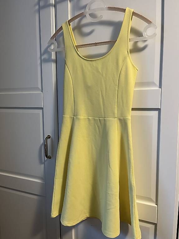 Vestiti: Tennis-Kleid 32 – Usato da Stallikon venduto da Kuschligwuschlig1