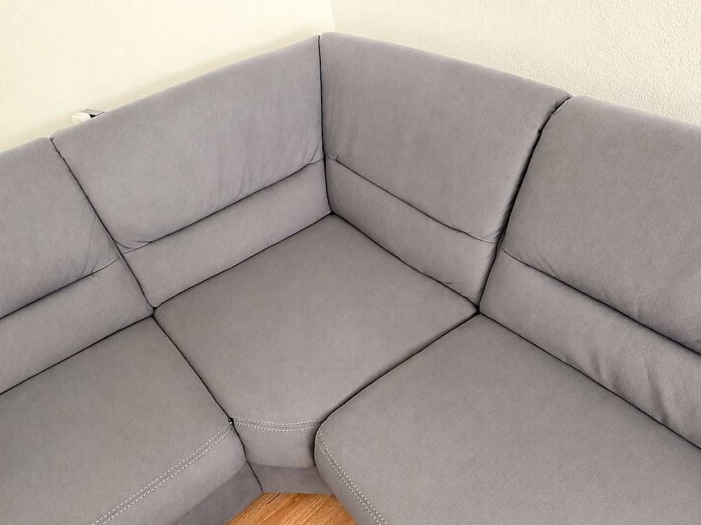 Divani: Ecksofa grau mit Ottomane in gutem Gebrauchtzustand – Usato da Ruswil venduto da ara_c5h2 2