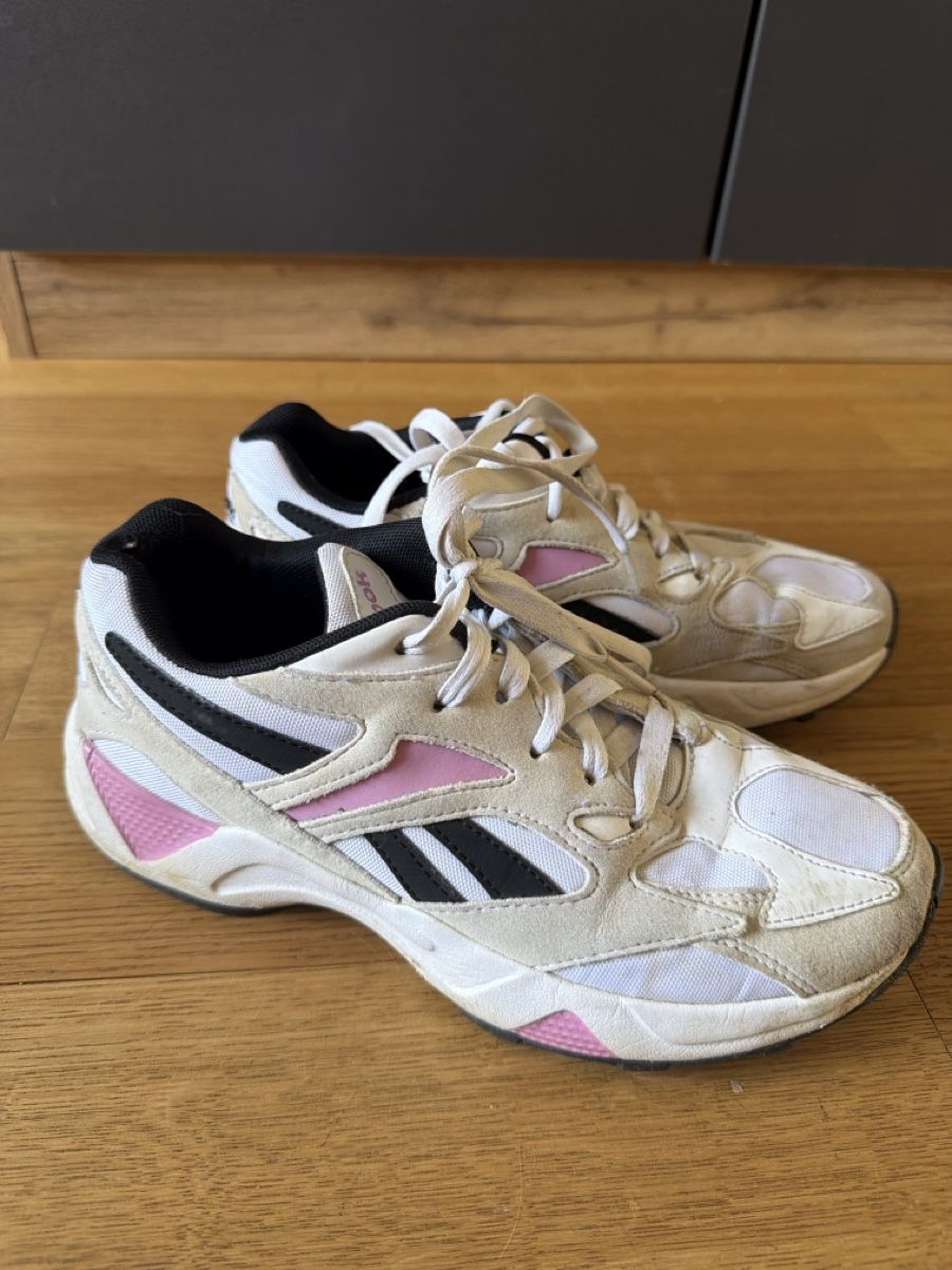 Reebok Damenschuhe: Reebok sneakers 38 – Gebraucht aus Hausen AG von nik_9sg2