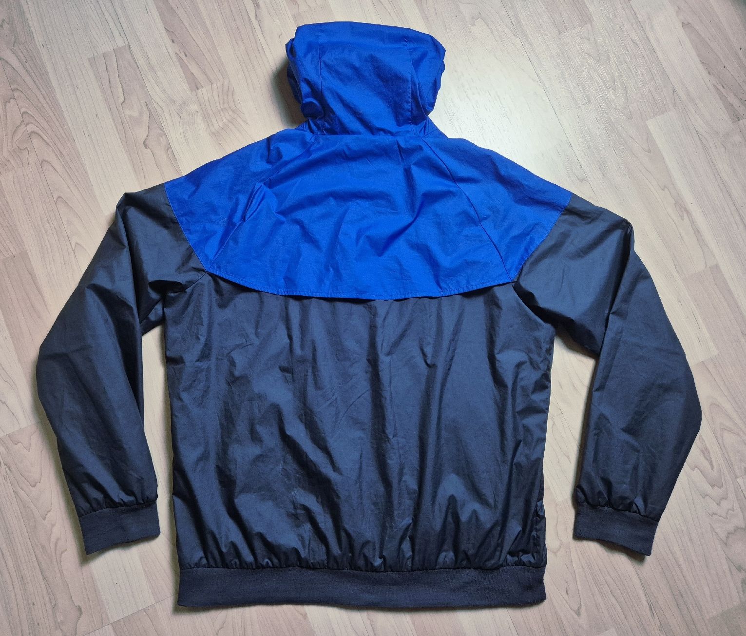 Nike Giacche: Rare Nike 2018 Frankreich Windrunner Grösse L – Usato da St. Gallen venduto da CaliSunshine 1