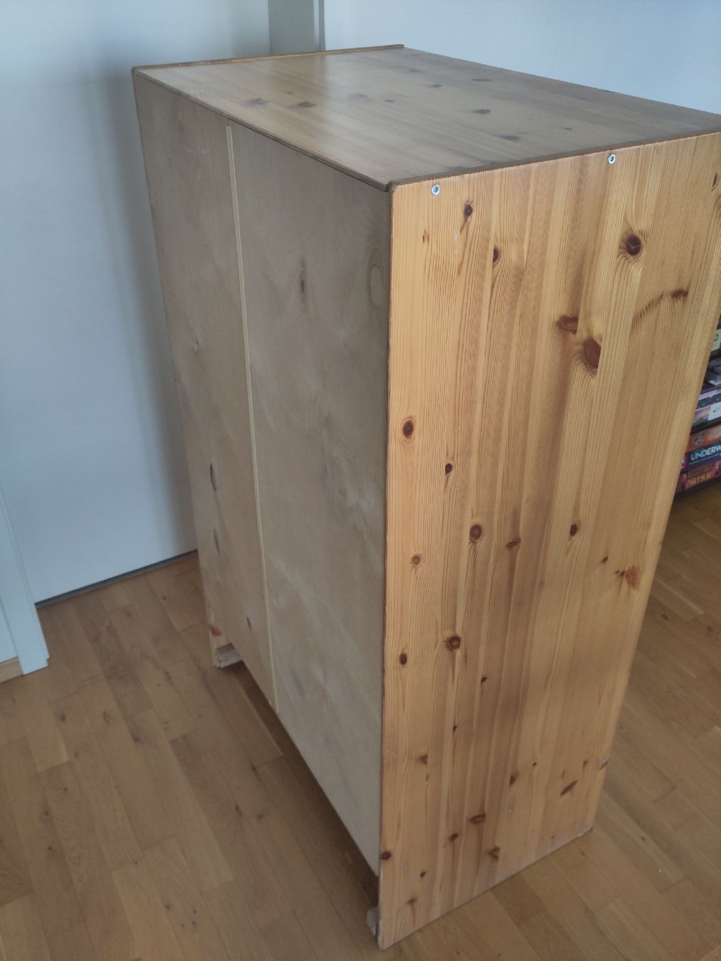 Guardaroba: Armoire / penderie en bois massif – Usato da Fribourg venduto da Mistercactus 1