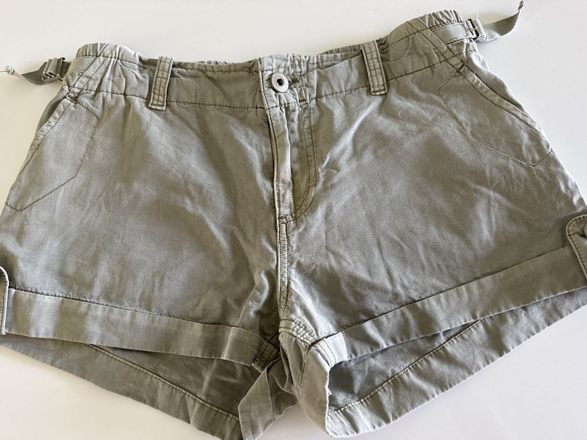 Pull&Bear Pantaloni: Kurze Hose PULL&BEAR Khaki Grösse 36 neuwertig – Nuovo (secondo la descrizione) da Freidorf TG venduto da nad_fxh7