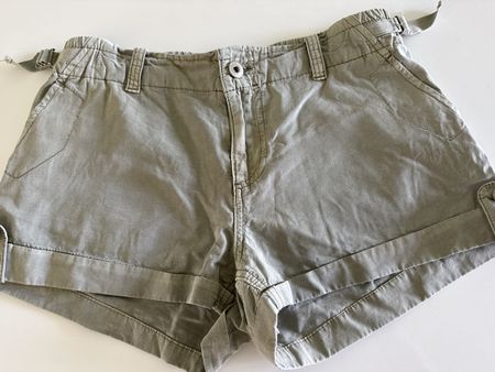 Kurze Hose PULL&BEAR Khaki Grösse 36 neuwertig