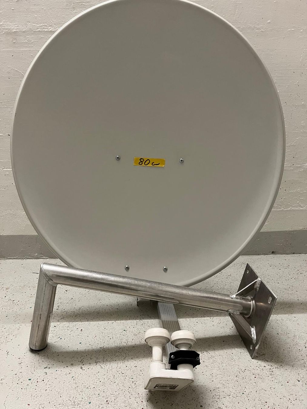 Parabola satellitare: Digital Set 80cm - Komplette SAT Anlage – Usato da Basel venduto da P_Manuel 1