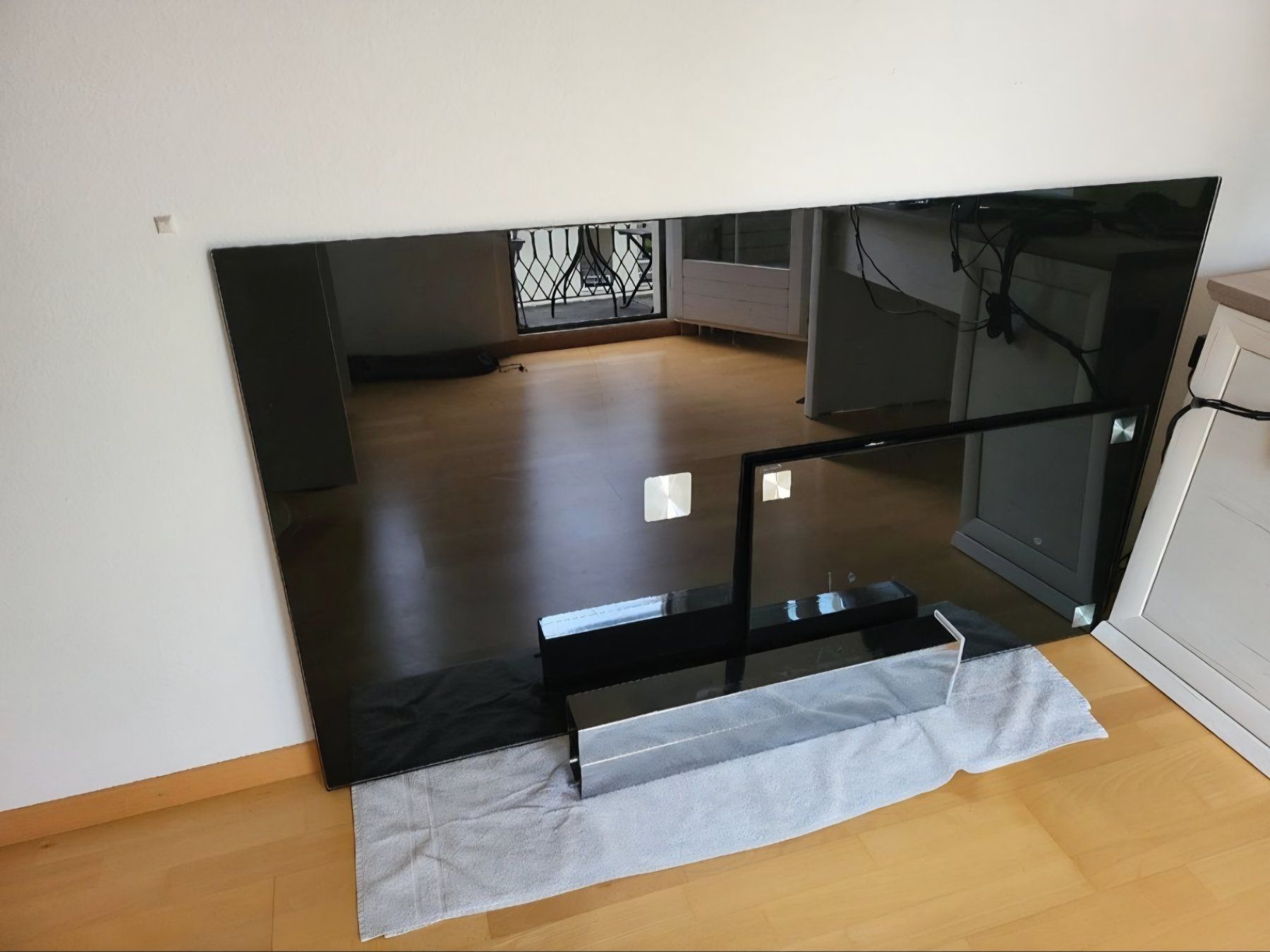 Tavoli: MODERNER ESSTISCH (GLAS) inkl. 6 Stühlen – Nuovo (secondo la descrizione) da Othmarsingen venduto da koe_7xtj 4