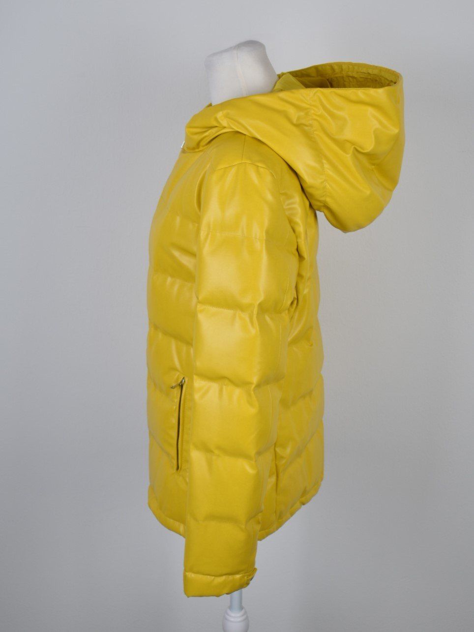 Prada Jacken: Prada Daunenjacke Gr.36/38 (44) – Neu (gemäss Beschreibung) aus Nürensdorf von 2ND_STORY 2