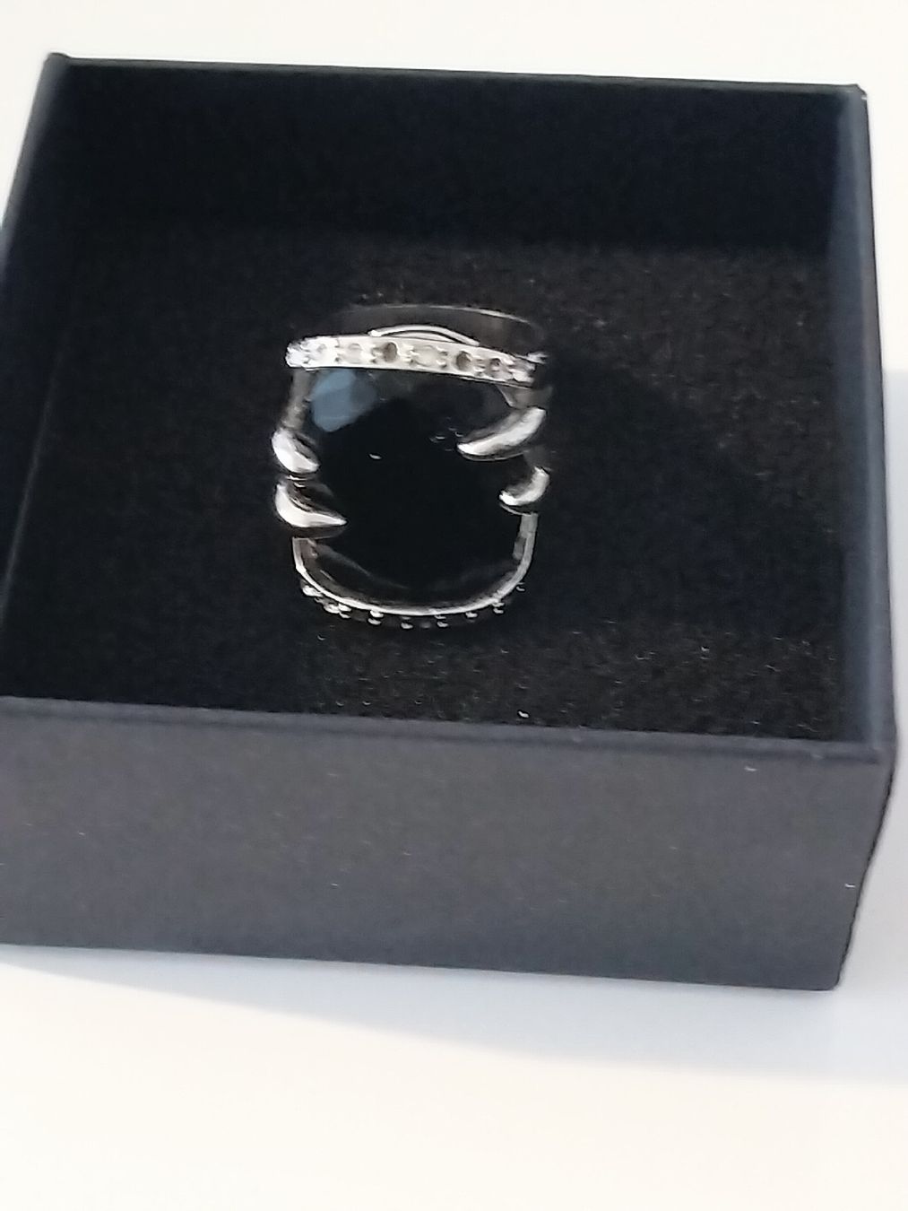 Bagues: Ring mit Schwarz Stein – D'occasion à Basel par Meda.moja