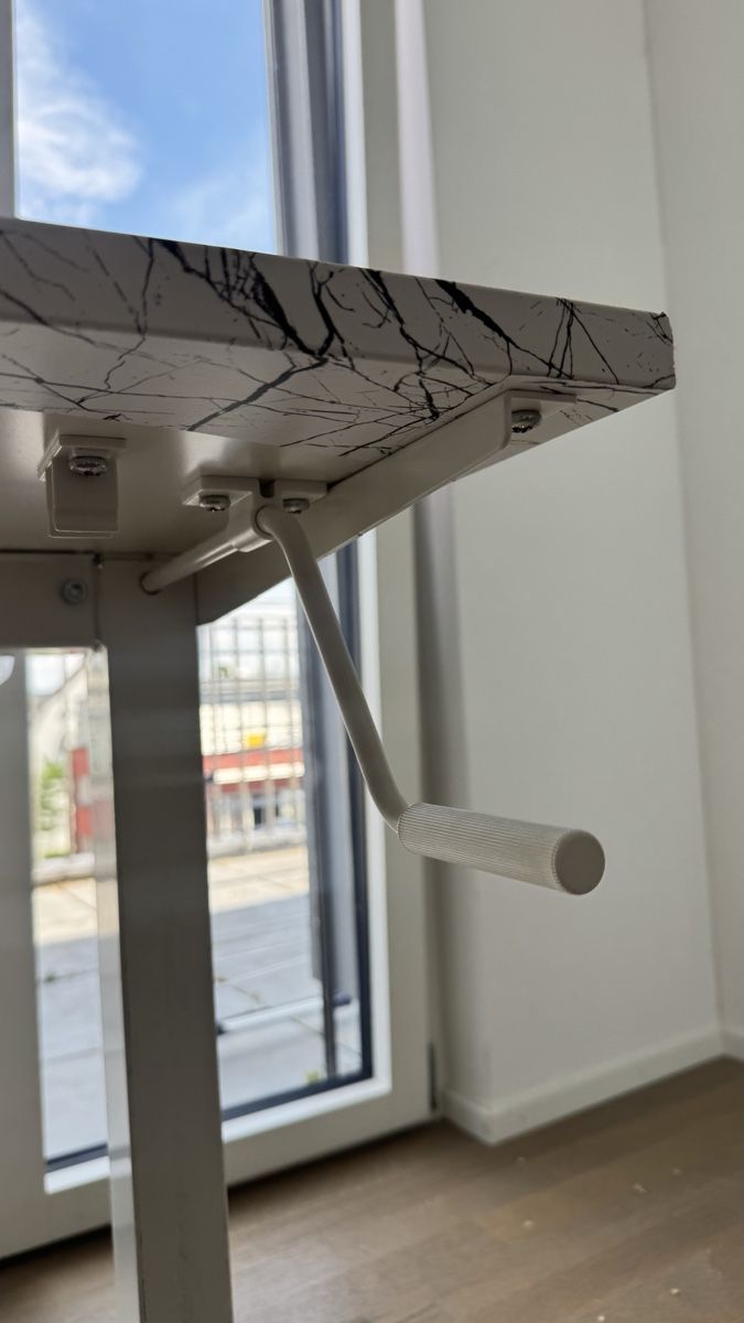 Scrivanie: Schreibtisch IKEA  – Usato da Zürich venduto da cam_l7gj 2