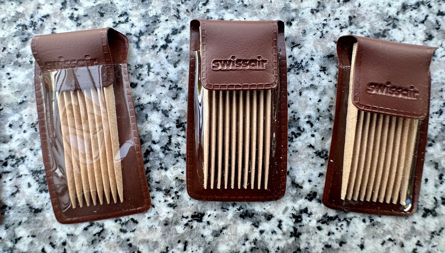 Cura dei denti: Swissair Zahnstocher-Set – Nuovo e nell'imballaggio originale da Wallbach venduto da paxnic 1