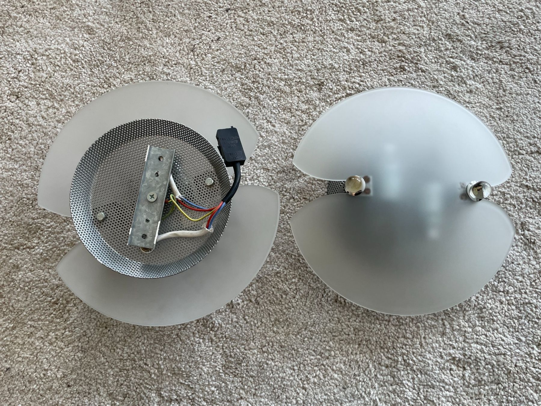 Kronleuchter & Deckenlampen: 2 Moderne Lampen, Glas matt – Gebraucht aus Würenlos von Starceve 1
