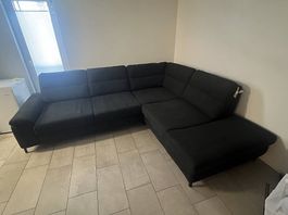 SCHWARZES ECKSOFA