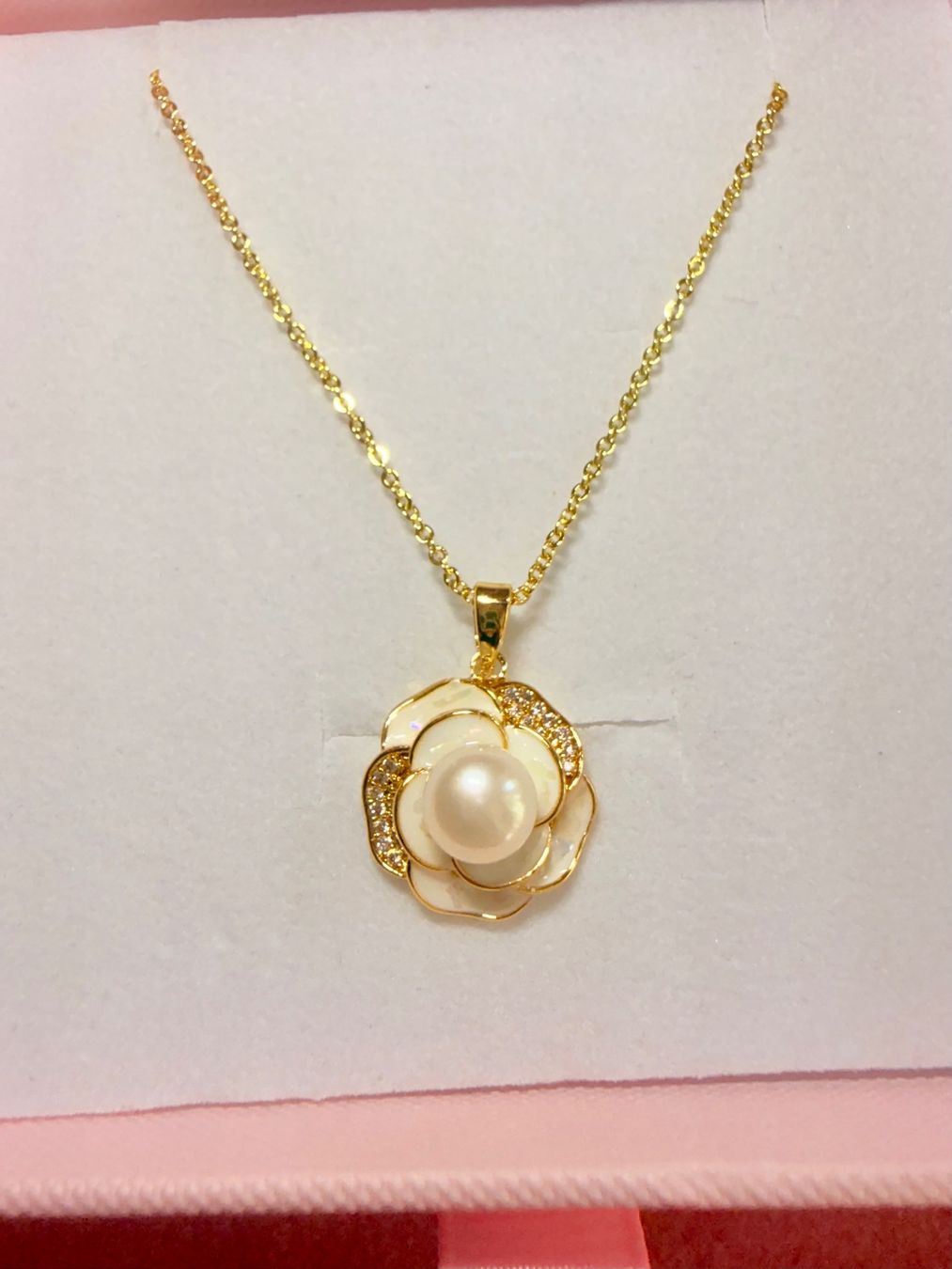 Catenine: Collier Camélia Perle – Nuovo e nell'imballaggio originale da St-Maurice venduto da Sandrinette123 1