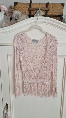 Hübsche Häkeljacke Noa Noa rosa Grösse M