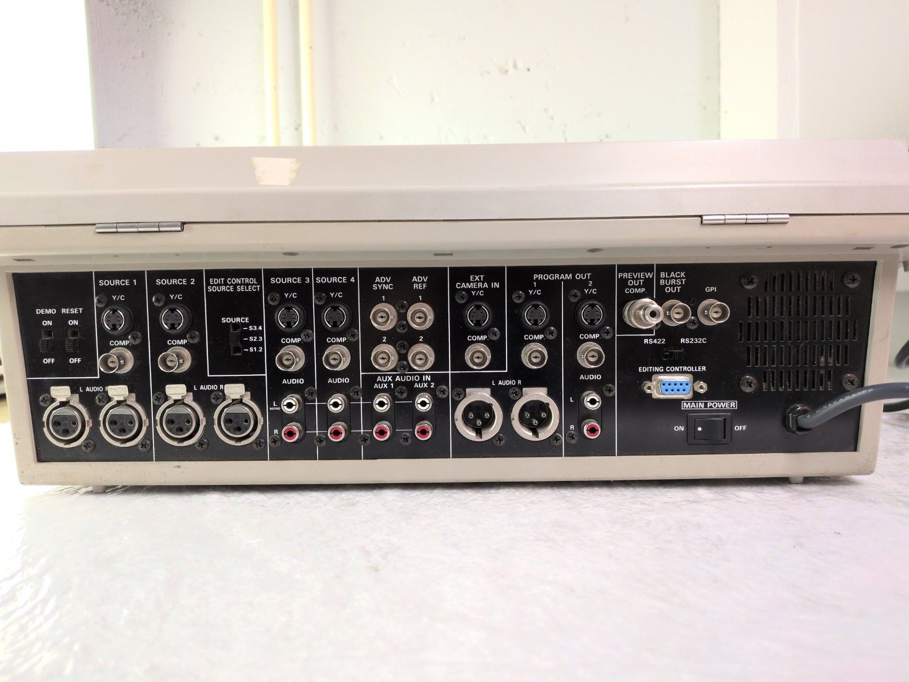 Panasonic Console di mixaggio: Panasonic WJ-MX50 Videomixer VJ + Flightcase! – Usato da Basel venduto da Fcol 2