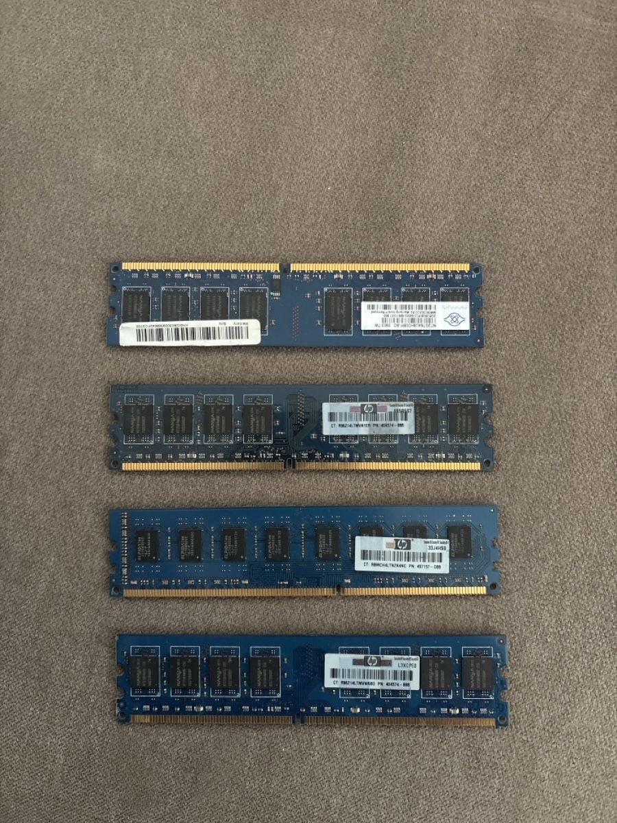 Memoria / RAM: RAM Modelle 2x2GB & 2x1GB – Usato da Niederlenz venduto da ali_npf8