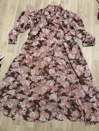 Kleid Blumenmuster Grösse 42 guter Zustand