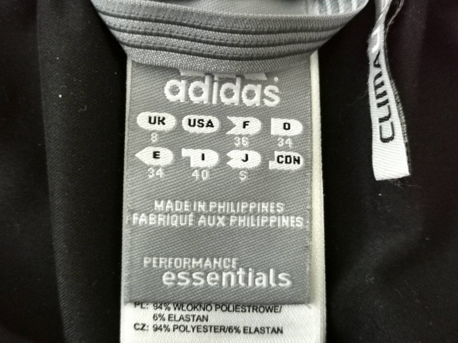 Adidas Hosen: Tennishose Adidas Gr. 34 – Neu und originalverpackt aus Port von Doppelmond 2