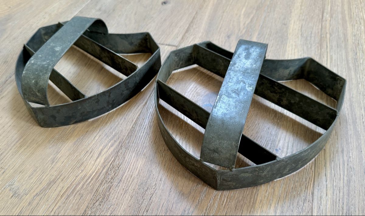 Backformen: 2 x antike Ausstechform Backform – Gebraucht aus Rothrist von Luckywinner 1