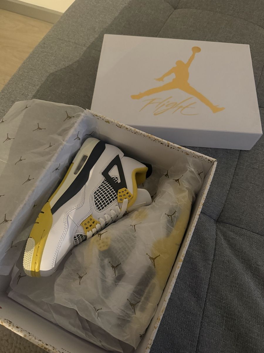 Jordan Scarpe da donna: Air Jordan 4 rétro SULFUR taille 36.5 – Nuovo e nell'imballaggio originale da Marin-Epagnier venduto da sar_pb9r