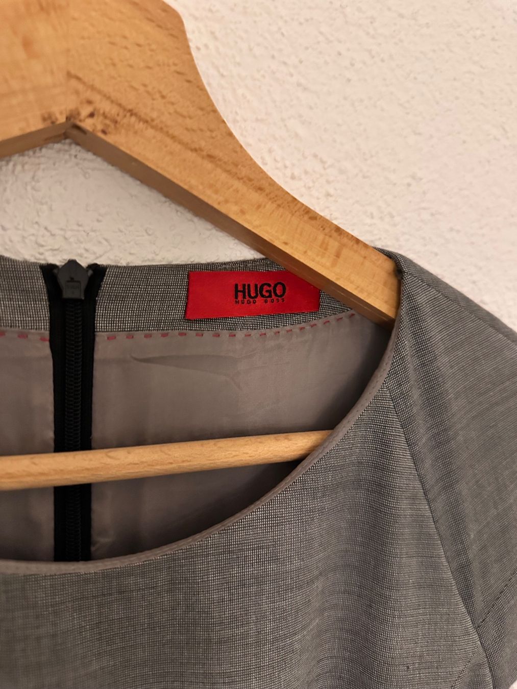 Hugo Boss Vestiti: Business Kleid Hugo Boss Grösse 36 – Usato da Tuggen venduto da wollistar 2