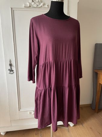 Stufenkleid bordeaux Gr. 38