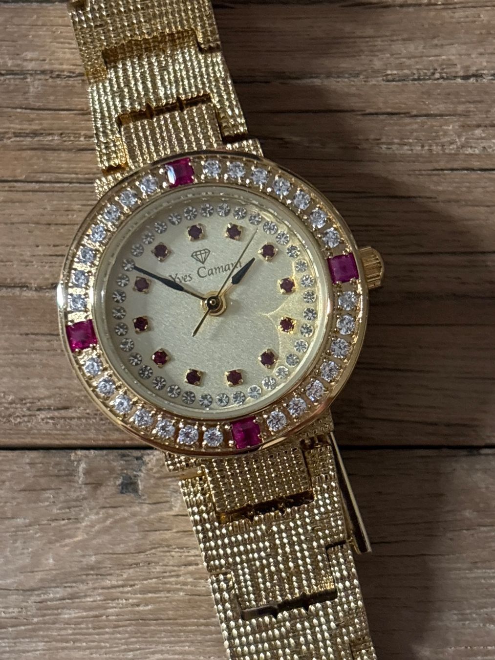 Yves Camani Orologi: 250.00 – Nuovo e nell'imballaggio originale da Krattigen venduto da Landado