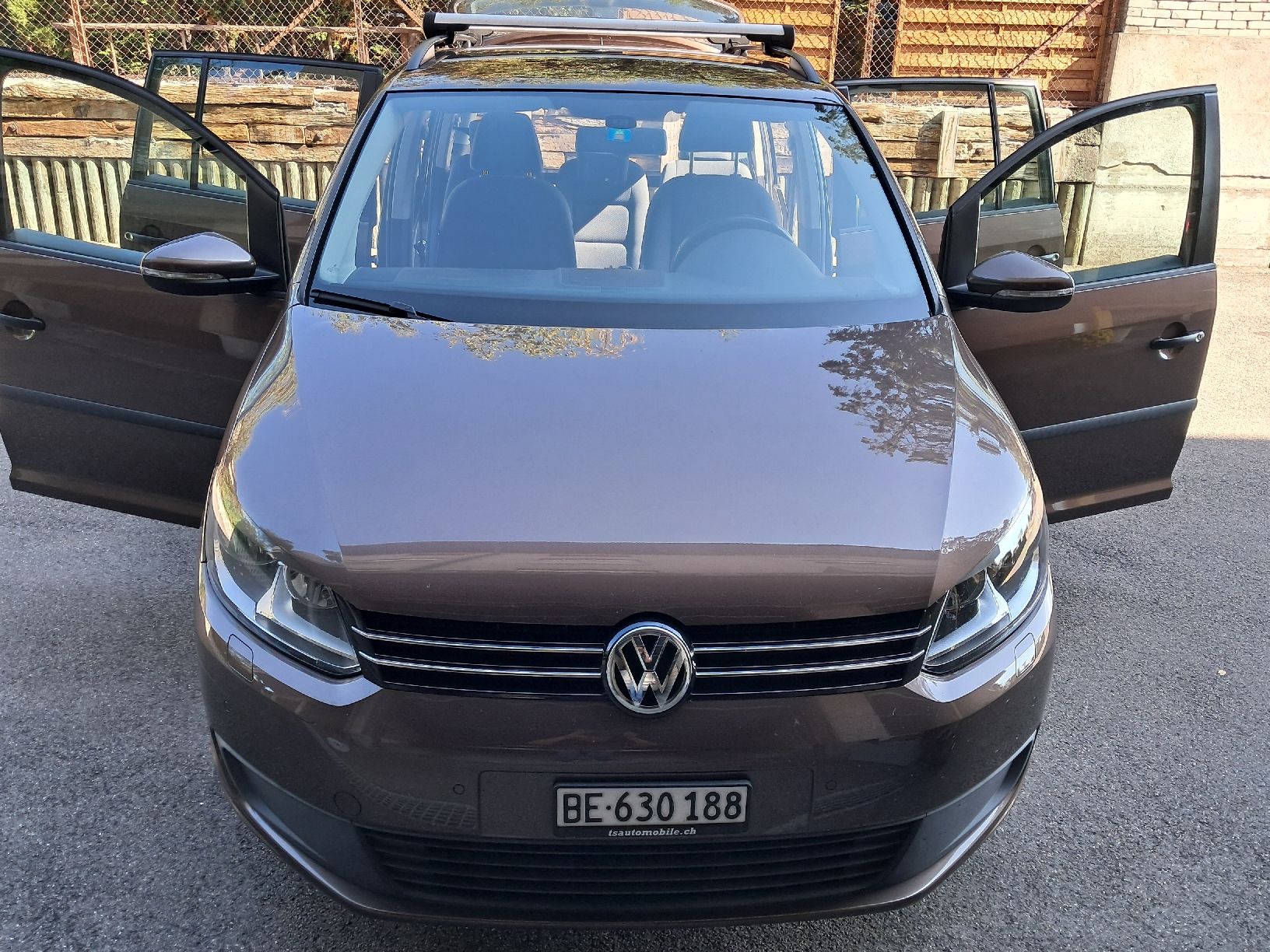 VW Automobili: VW Touran 1.2 TSI 2011 – Usato da Heimberg venduto da Tmutzli