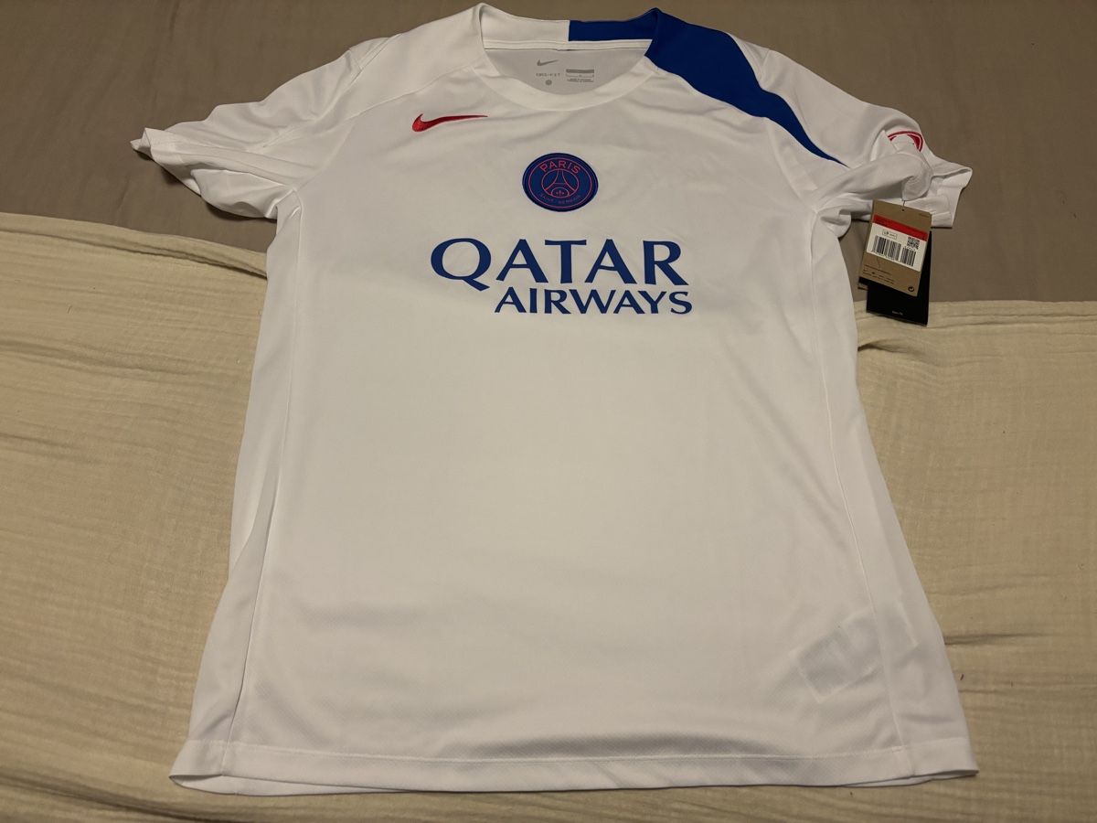 Nike Canottiere & Pantaloni: PSG maillot  – Usato da Le Grand-Saconnex venduto da focamix
