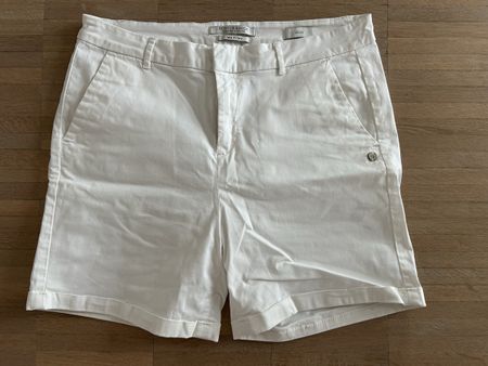 Neuwertige Weisse Shorts Scotch & Soda Gr.28