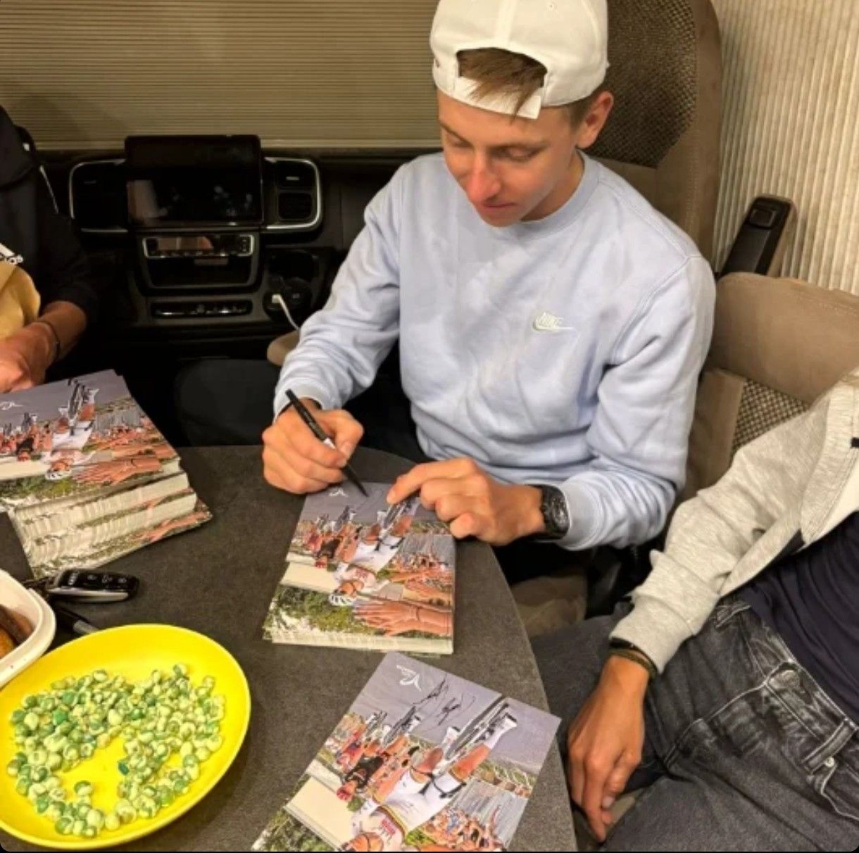 Autografi: Tadej Pogacar - Original Autogramm - Top Zustand – Nuovo (secondo la descrizione) da Magden venduto da CHSportscardsCol. 1