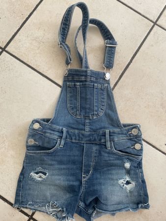 Coole H&M stretch Jeans Latzshorts Gr. 134 Mädchen