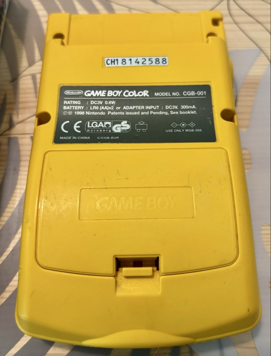 Nintendo Konsolen: Gameboy Color Yellow ab 1.- – Gebraucht aus Genève von Rizzard 2