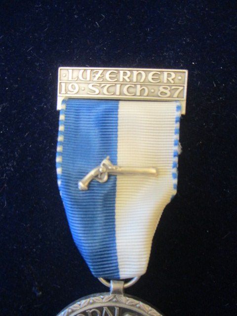 Medaglie: Luzerner Stich 1987 Pistole email. Gemeindewappen Eich – Usato da Luzern venduto da Horoskop1 2