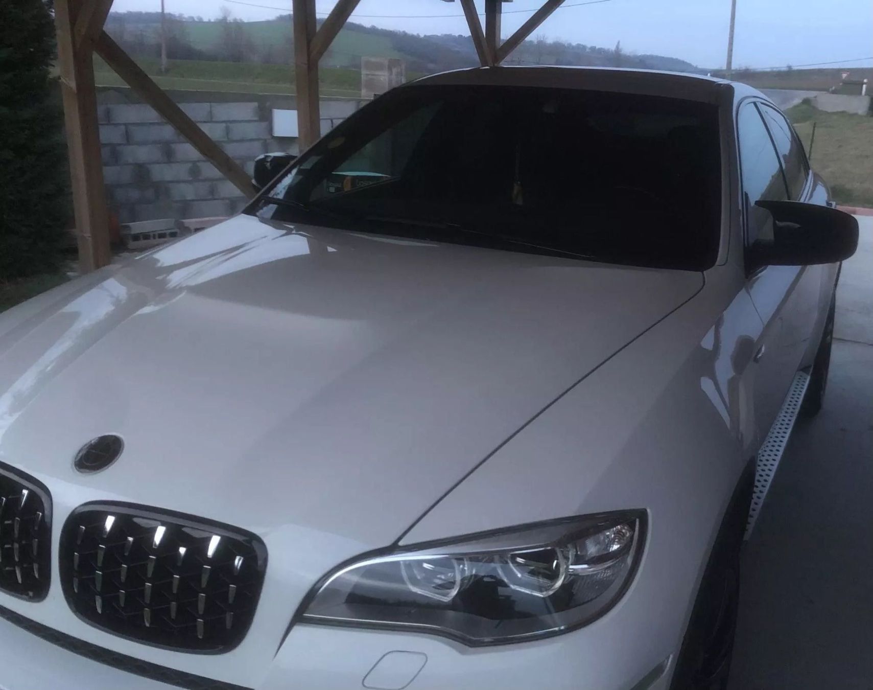 Tutti pezzi di ricambio auto: BMW E70 E71 Schwarz Glanz Spiegelkappen – Nuovo e nell'imballaggio originale da Volketswil venduto da Willis-Autoteile 5